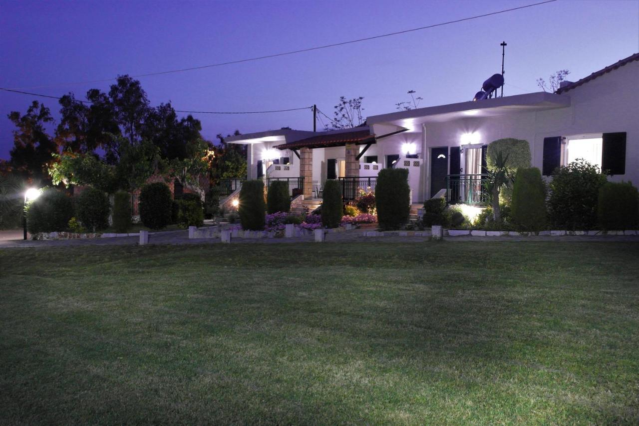 Voulas Apartments Stoupa Bagian luar foto